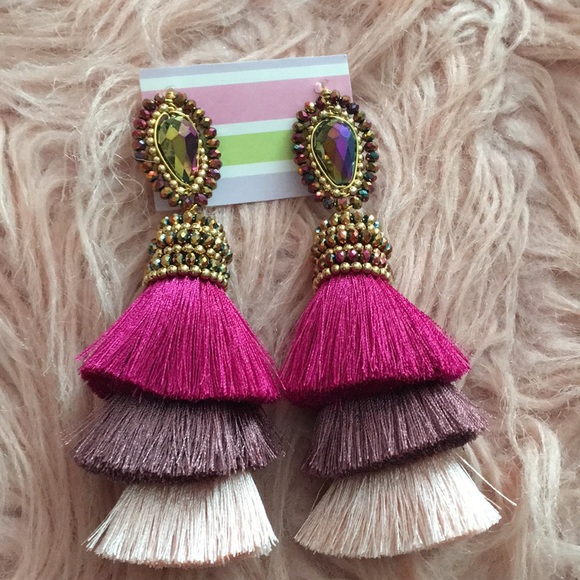 Earring - Picture 1 of 1